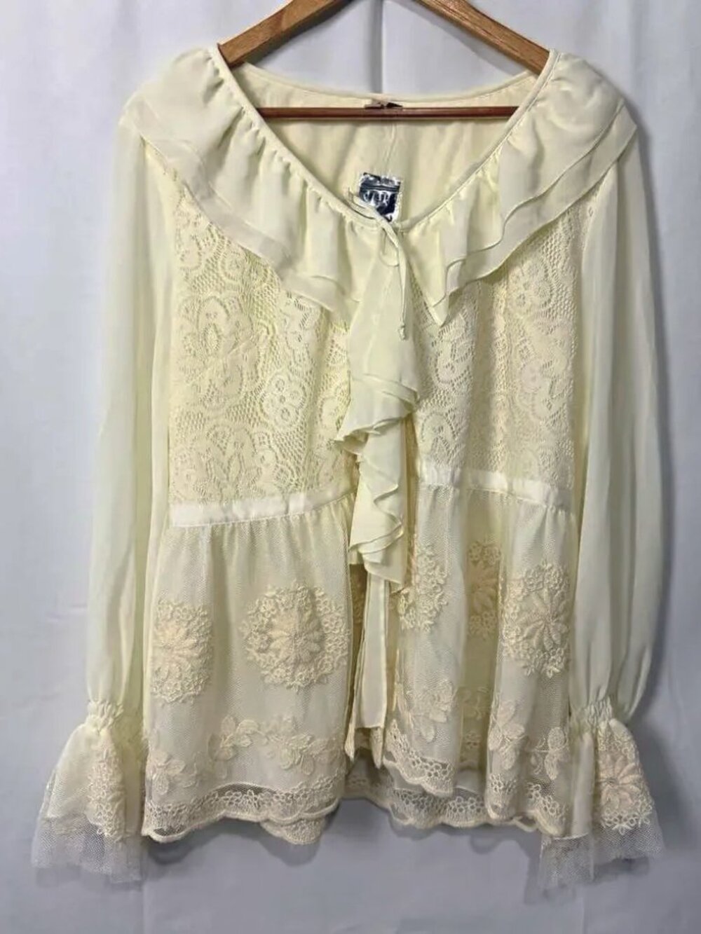 New! Seven7 White Lace Ruffle Long Sleeve Pullover Blouse Plus Size 18/20